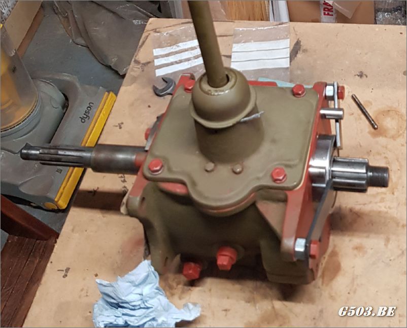 Wrap the string seal around the bottom of the threads